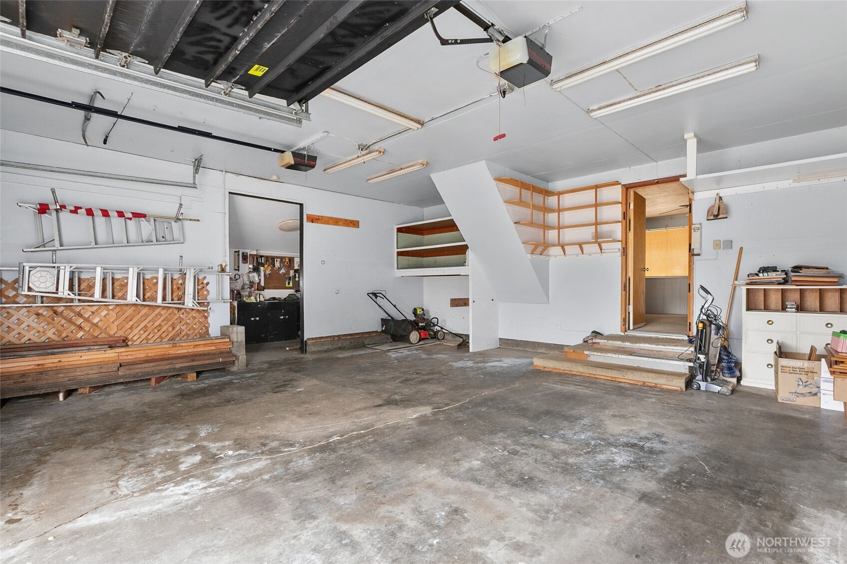 682 S Broadway Property Photo 27