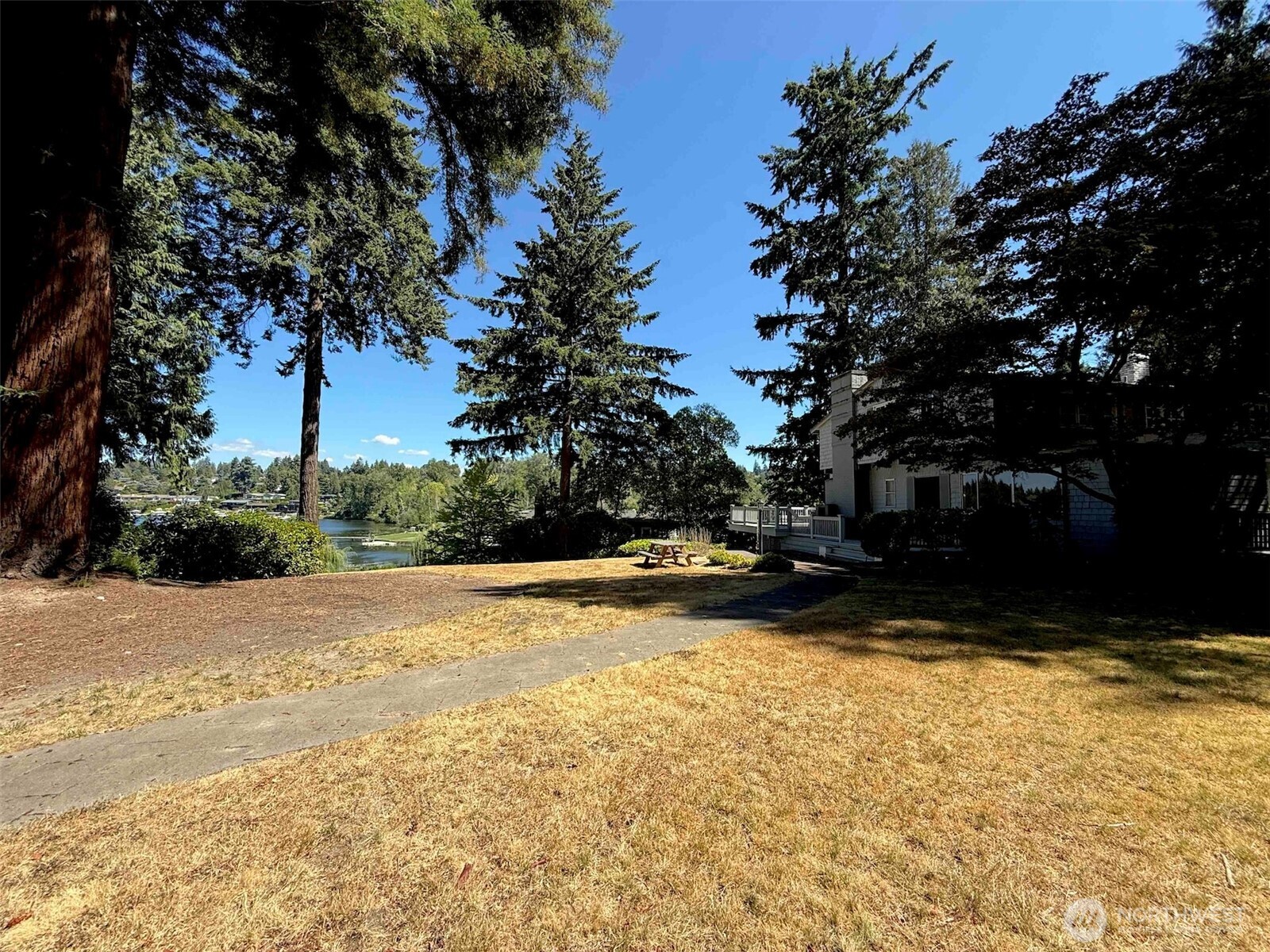 3216 Hunts Point Road Property Photo 8