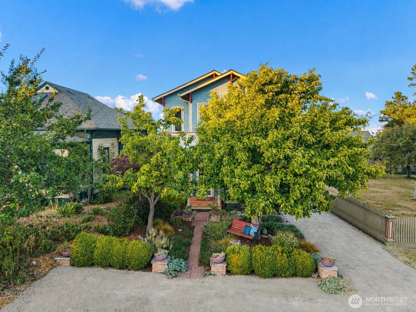 530 Adams Street Property Photo 3