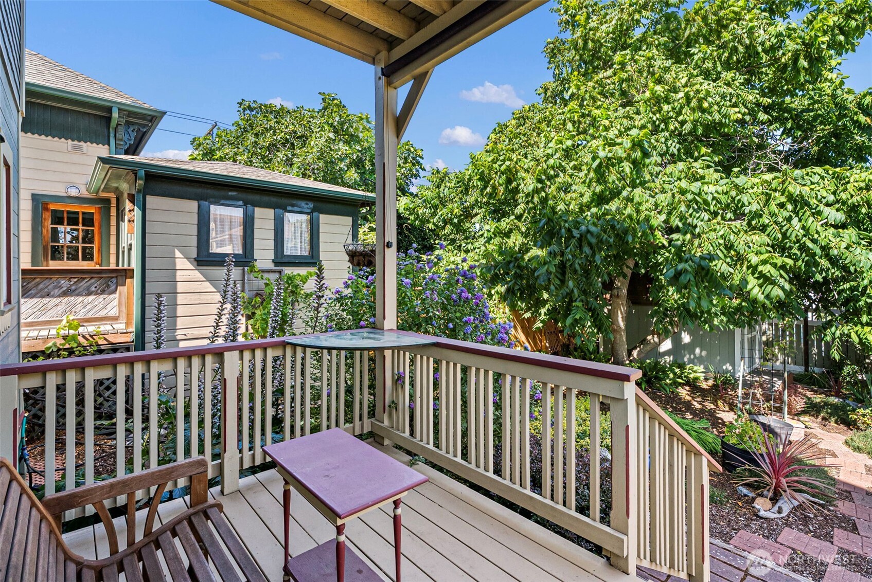 530 Adams Street Property Photo 15
