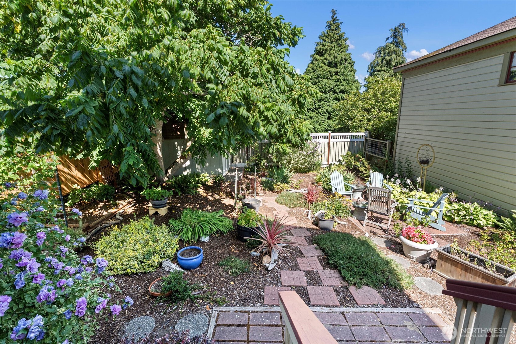 530 Adams Street Property Photo 16