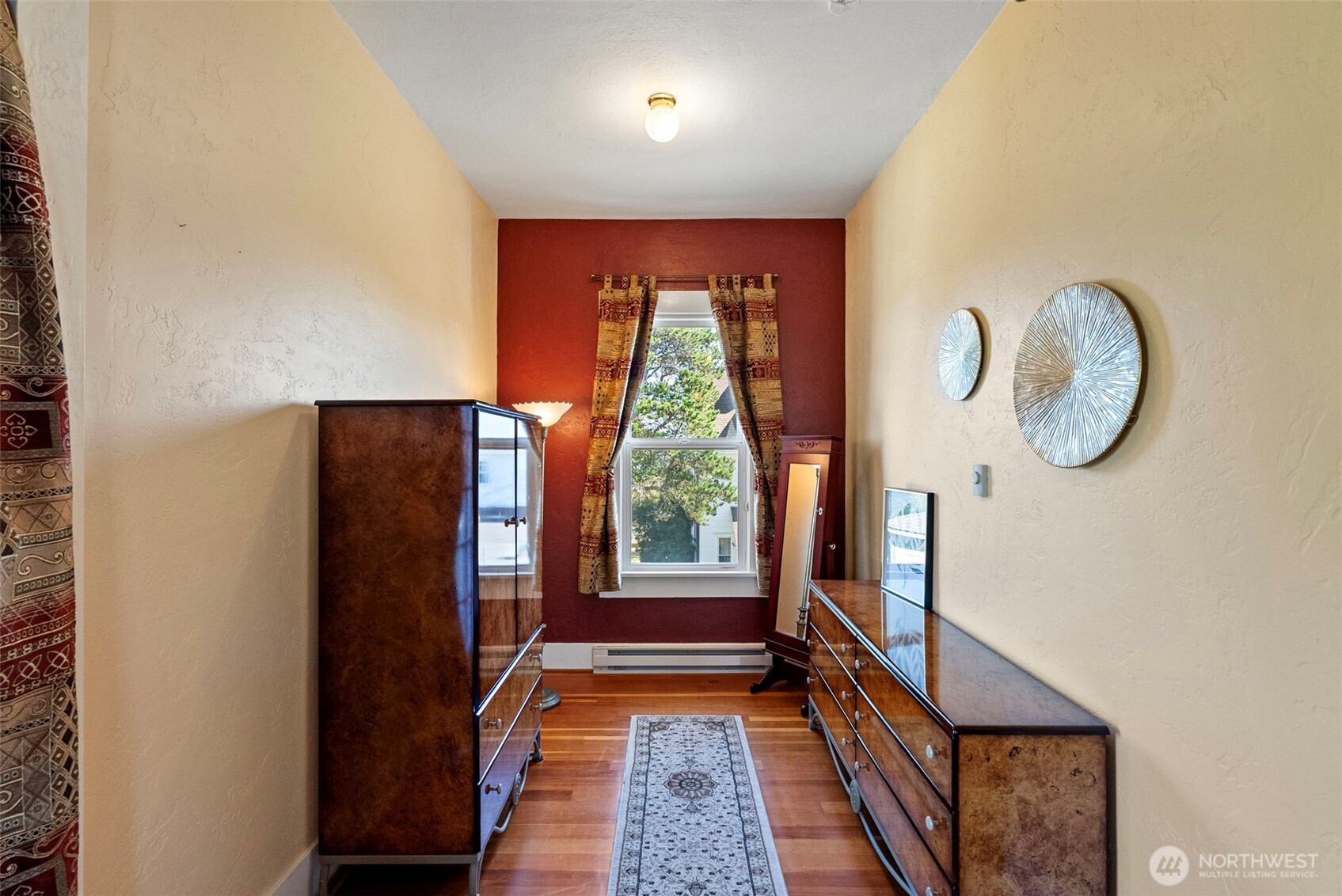 530 Adams Street Property Photo 20