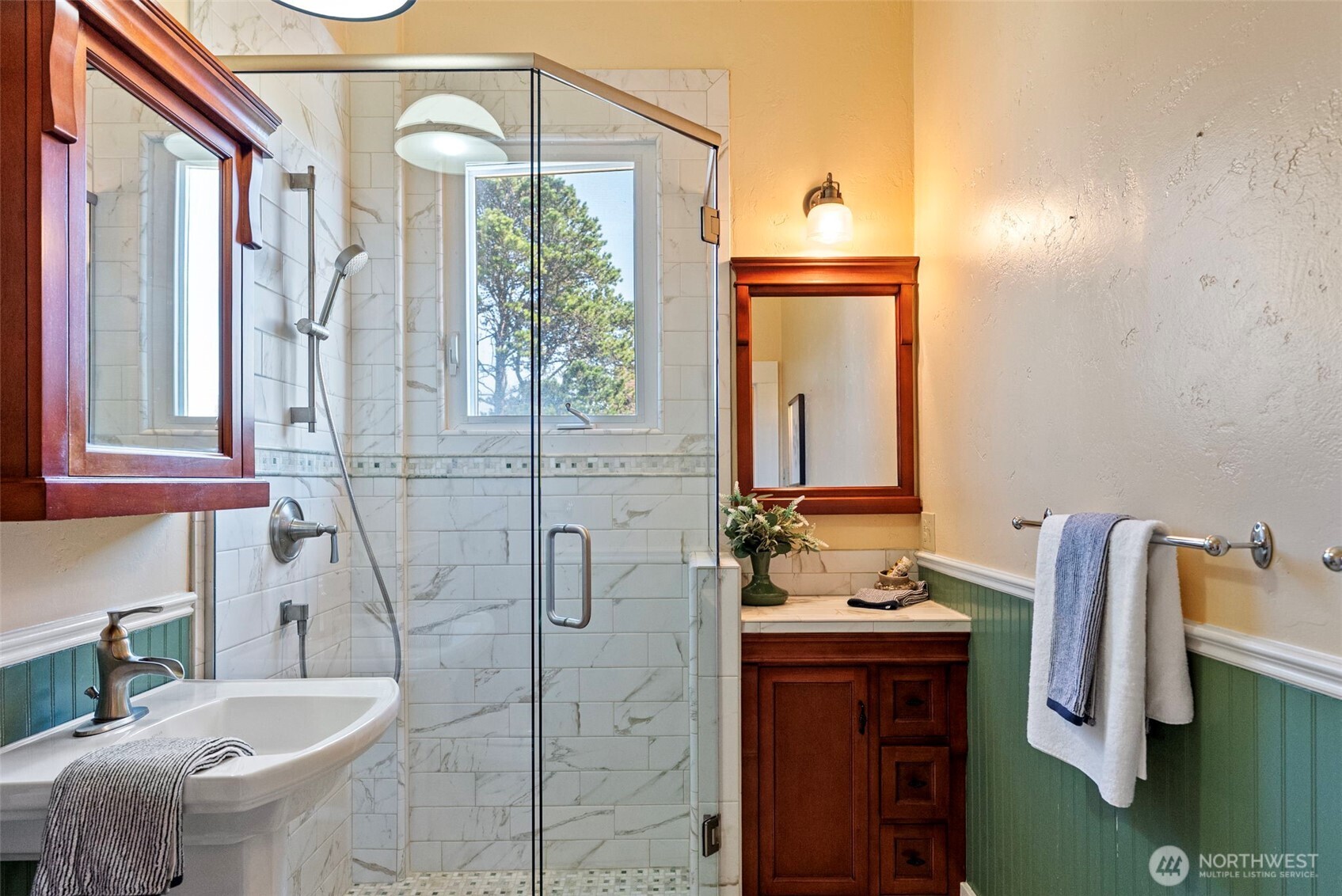 530 Adams Street Property Photo 22