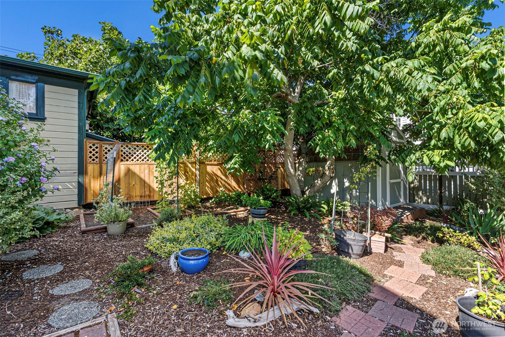 530 Adams Street Property Photo 31