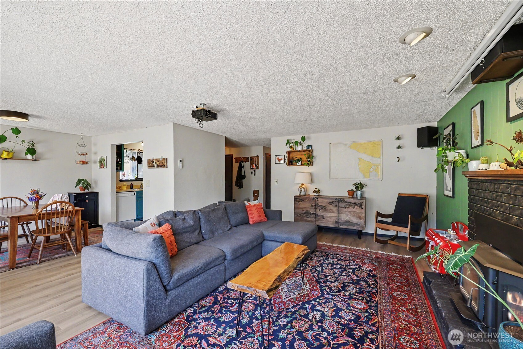 823 W 15th Street Property Photo 9