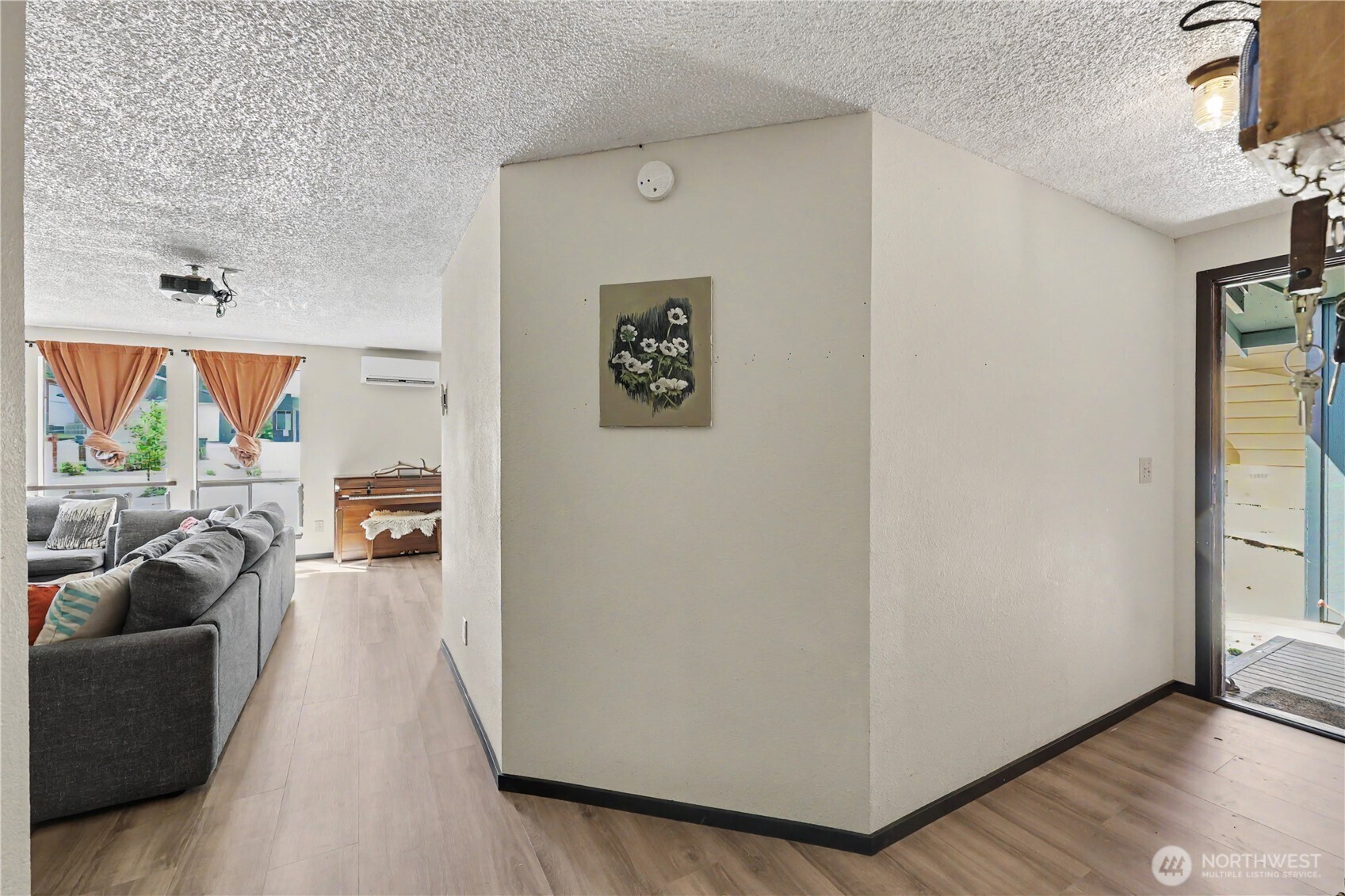 823 W 15th Street Property Photo 14