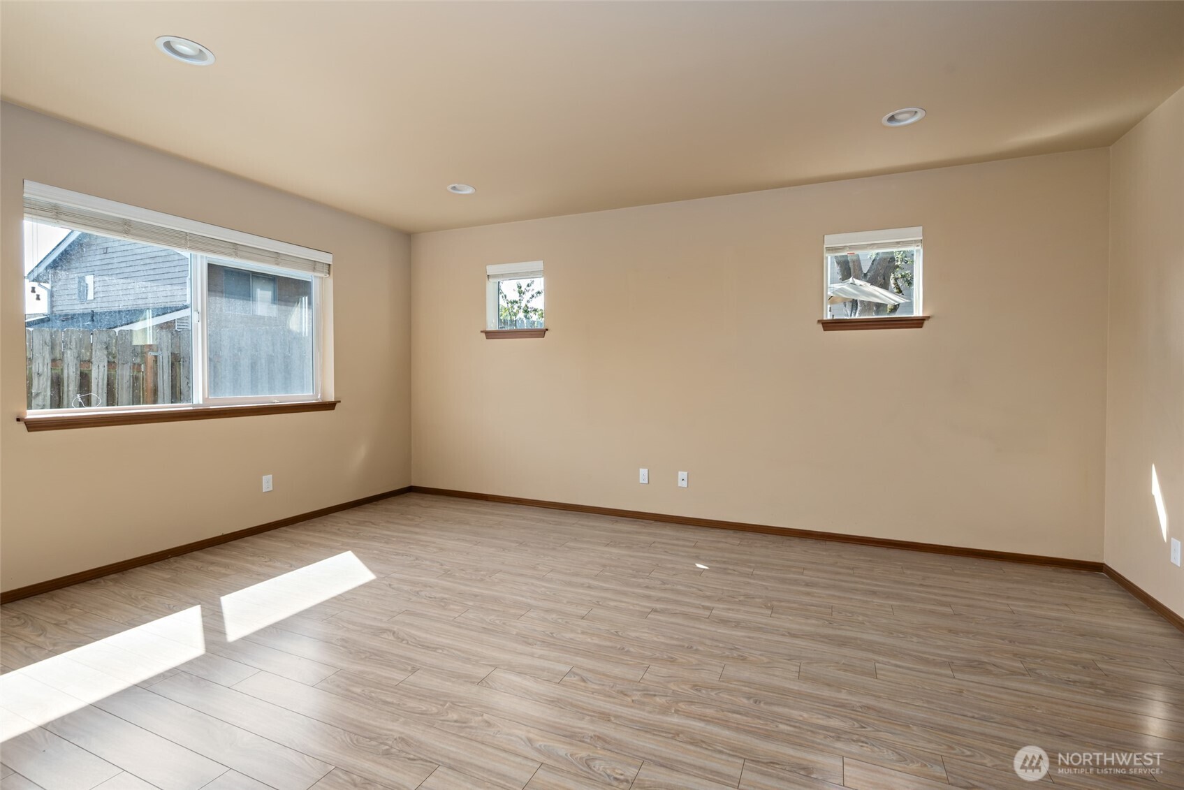 60 Ne Melrose Drive Property Photo 4
