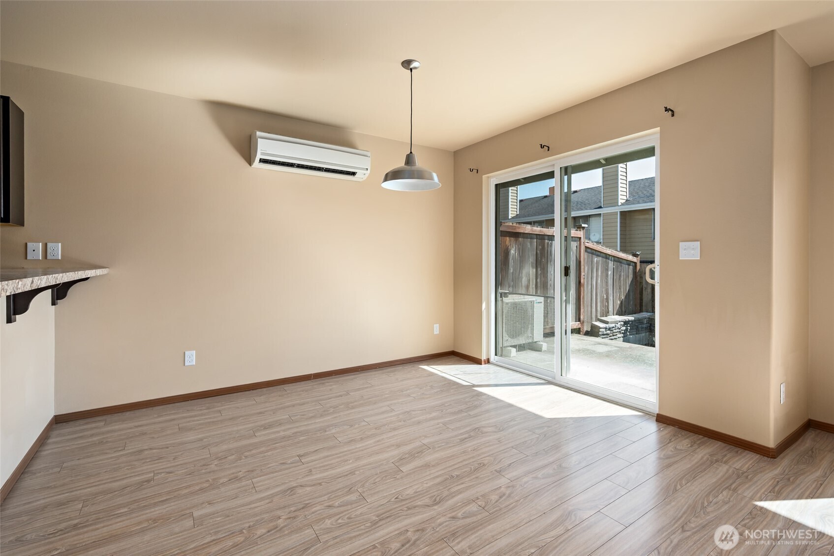 60 Ne Melrose Drive Property Photo 8