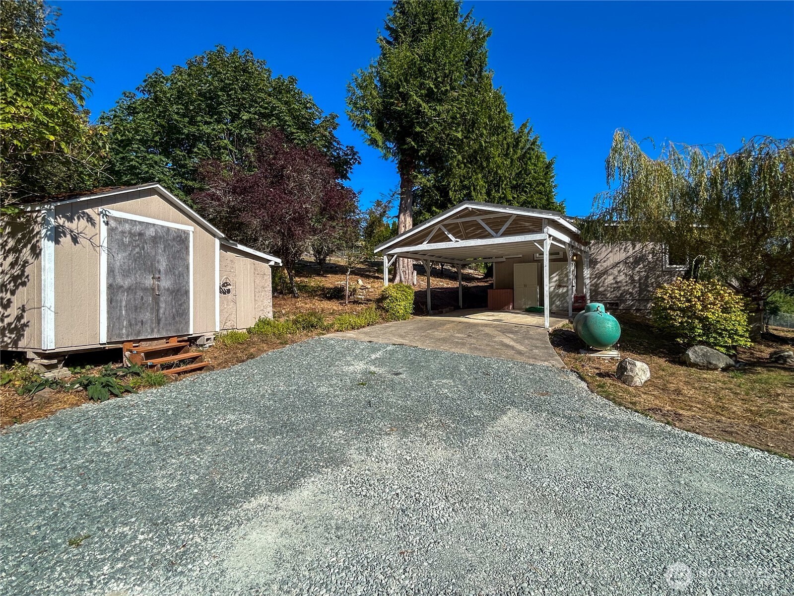 4965 S Camano Drive Property Photo 3