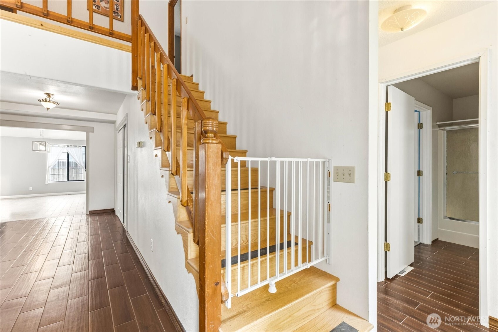 2427 Hickory Avenue Property Photo 4