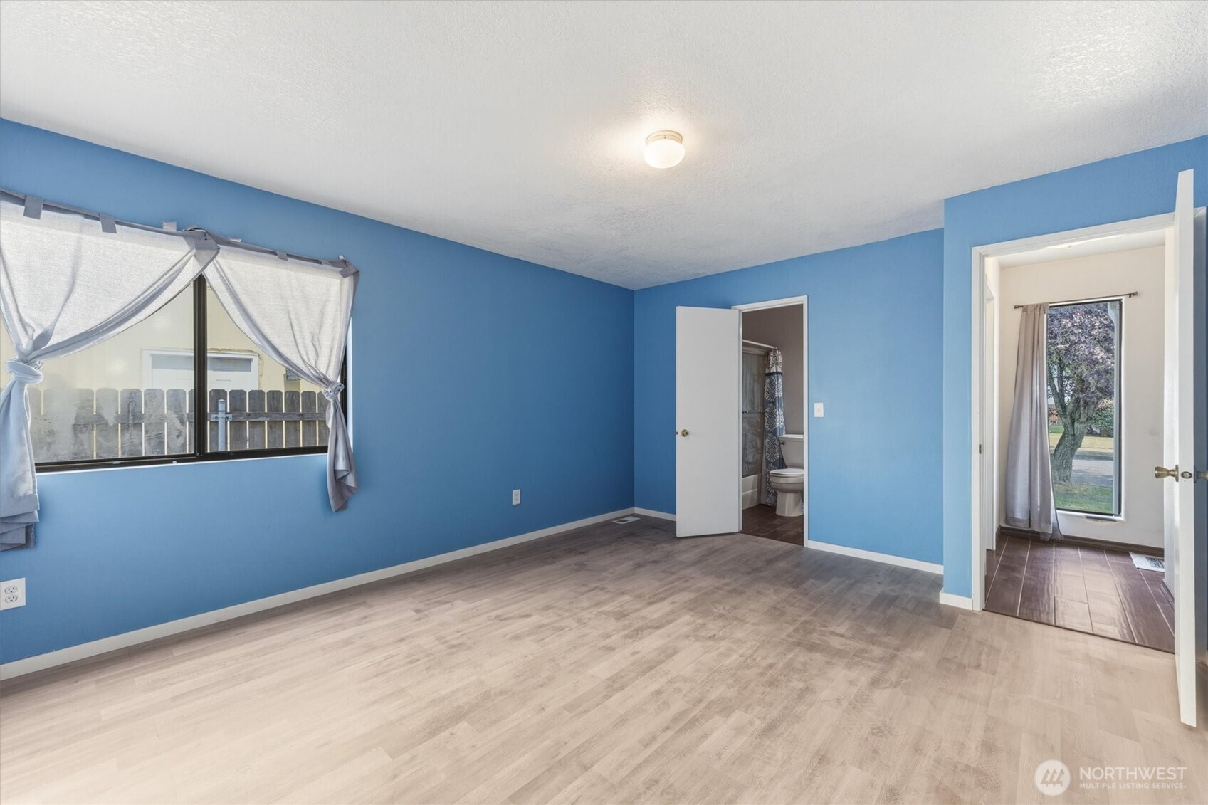 2427 Hickory Avenue Property Photo 19