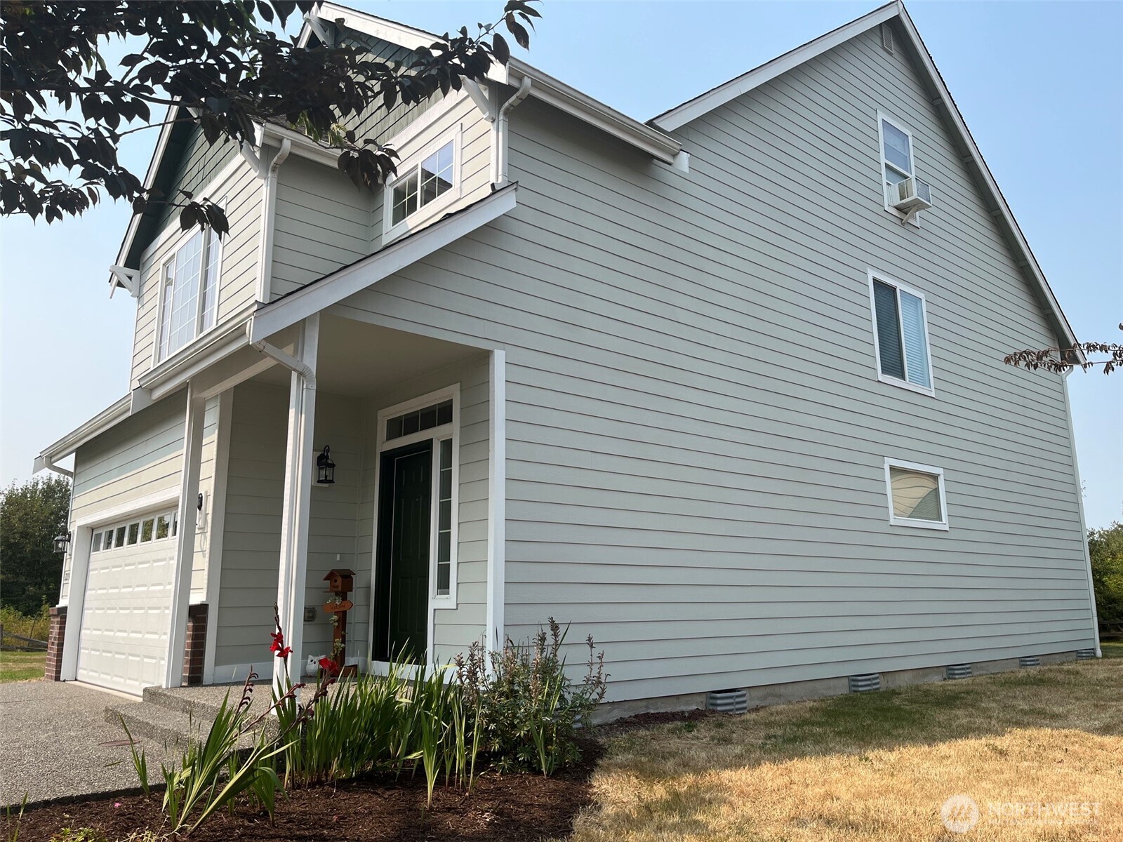 2215 190th Street Property Photo 3