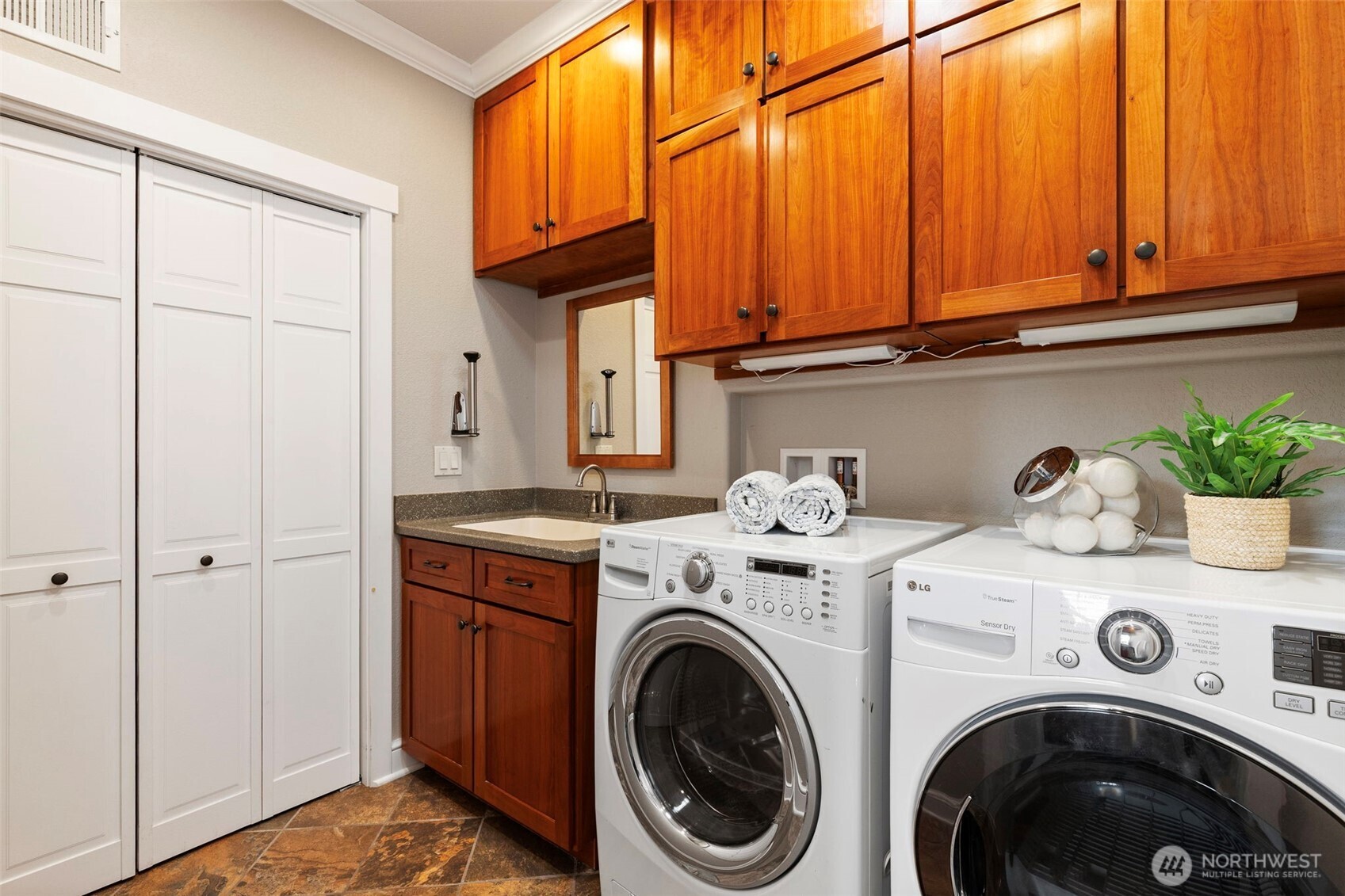 25613 Tytler Road Property Photo 17