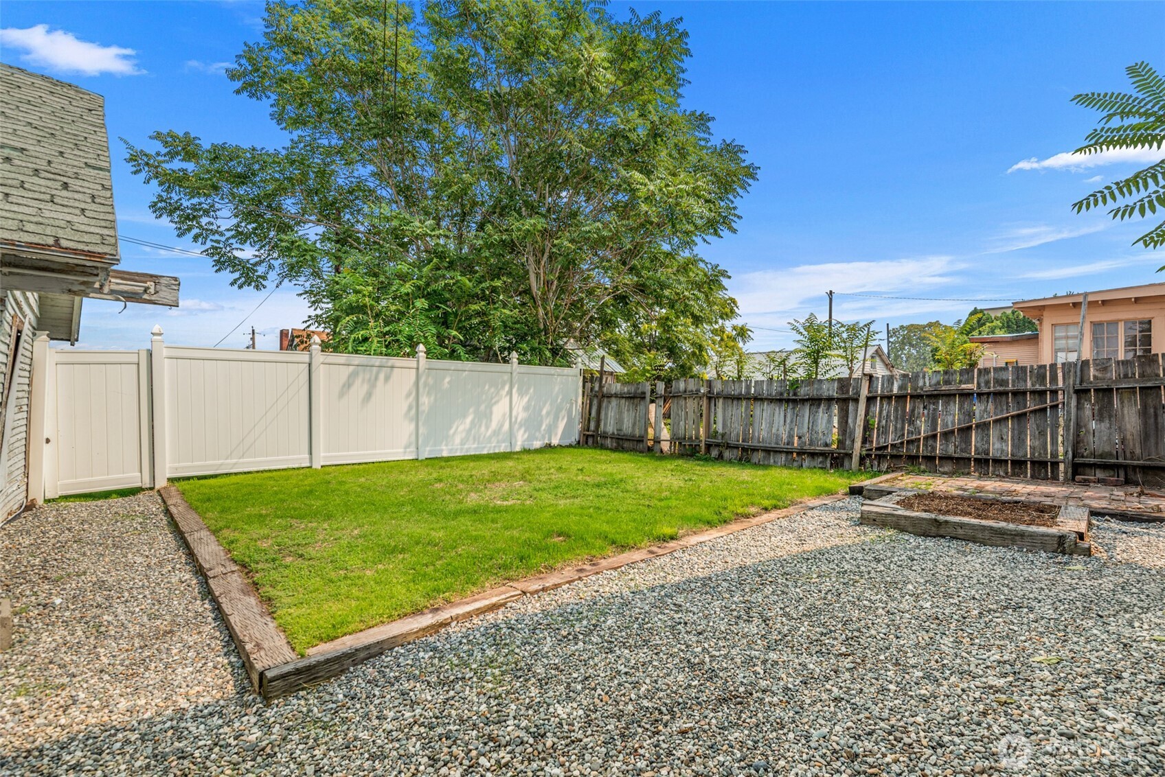 311 Okanogan Avenue Property Photo 38