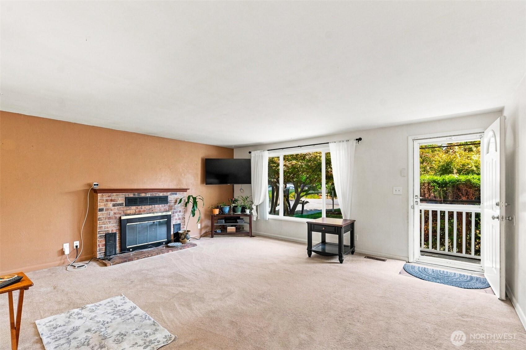 1815 Curtis Court Property Photo 3