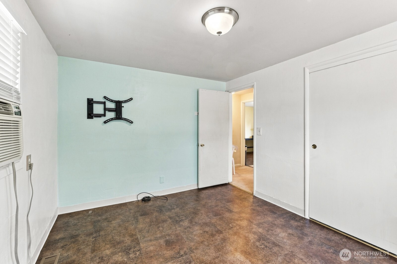 1815 Curtis Court Property Photo 10
