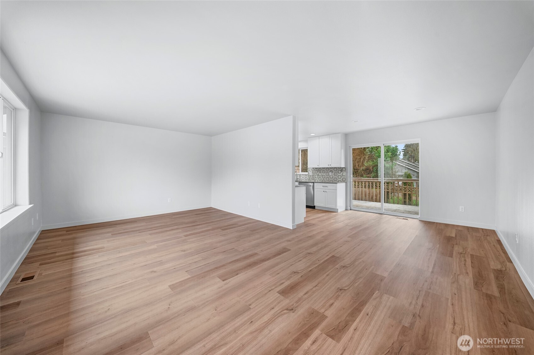 503 Devoe Street Property Photo 4