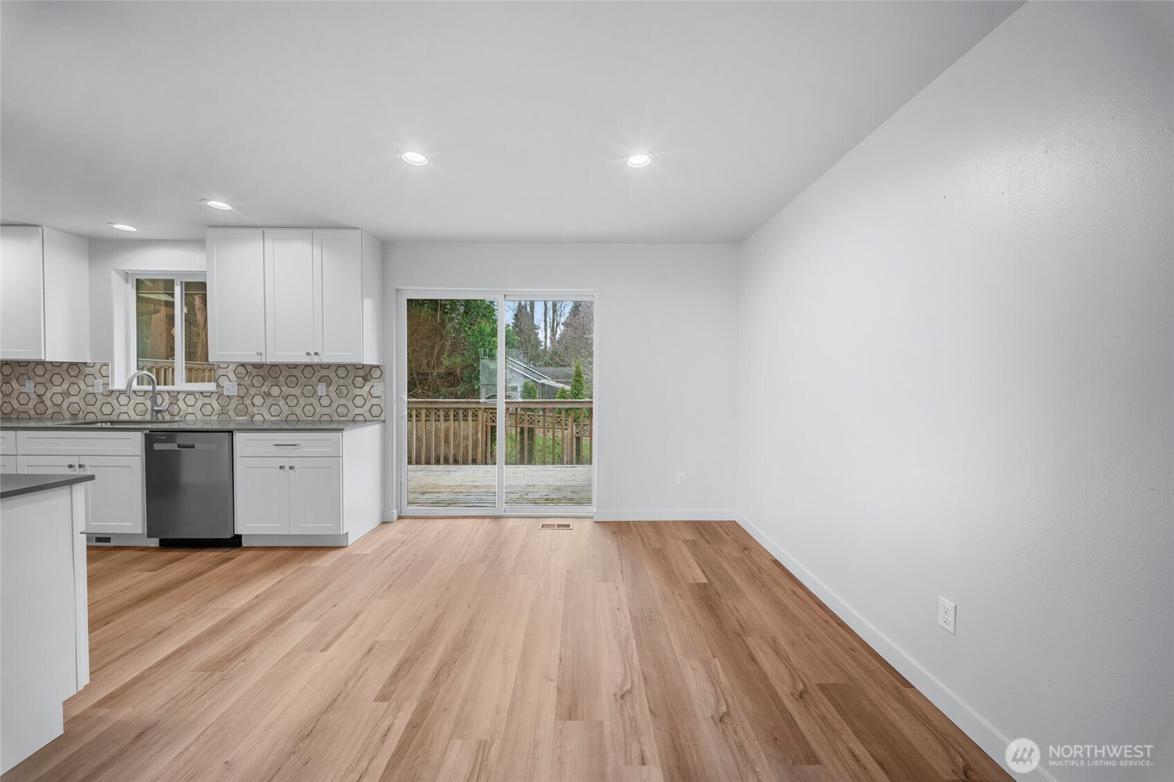 503 Devoe Street Property Photo 6