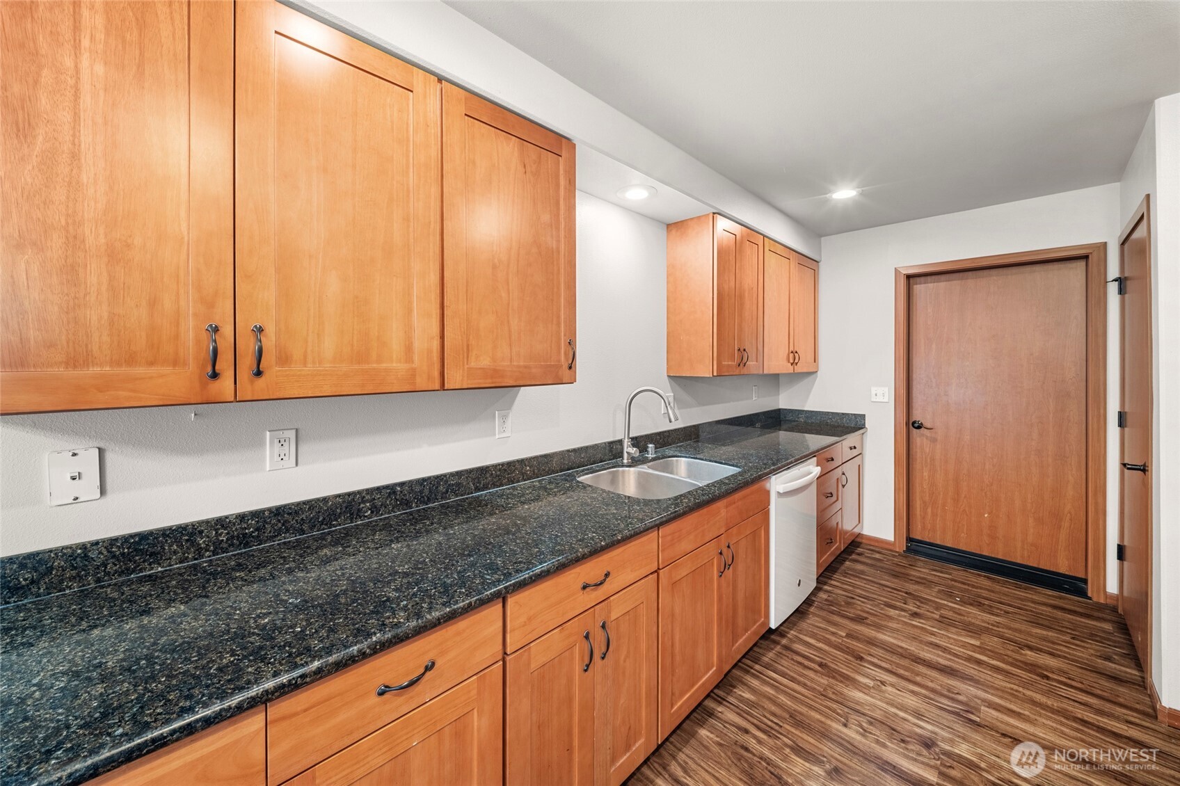 503 Devoe Street Property Photo 25