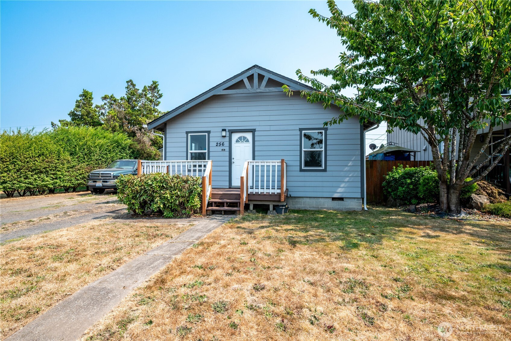 256 Beech Street Property Photo 2