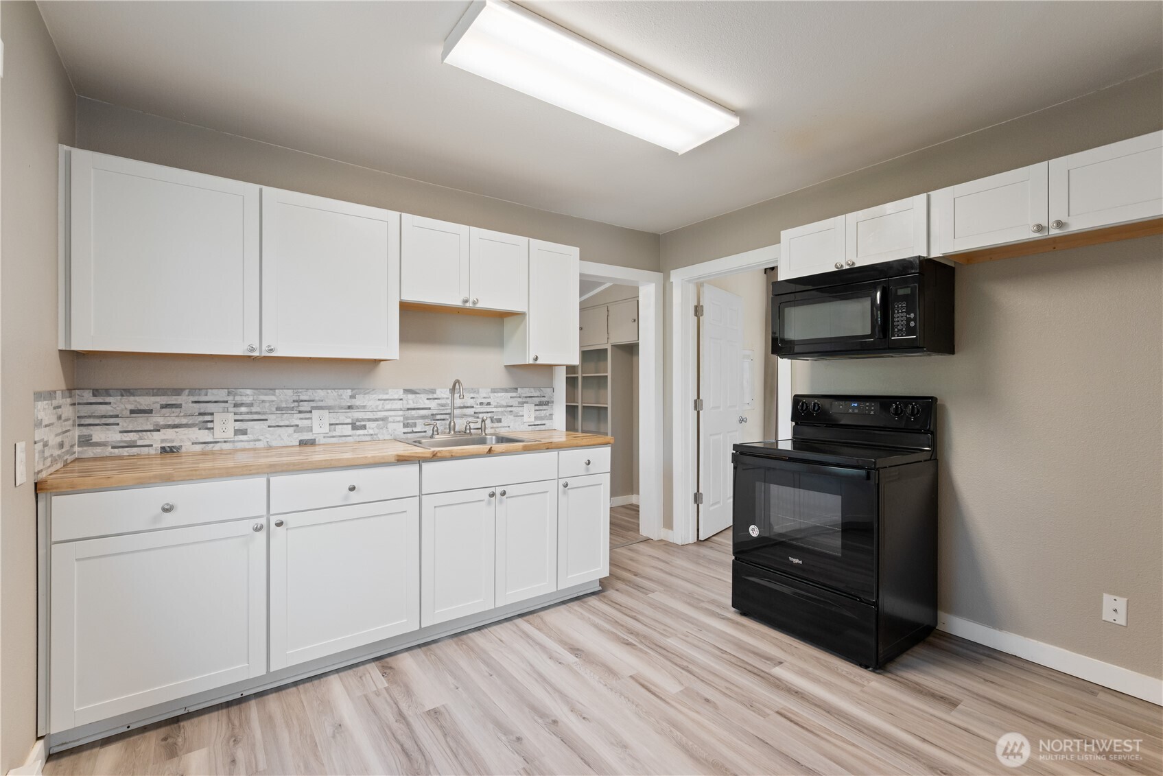 256 Beech Street Property Photo 8