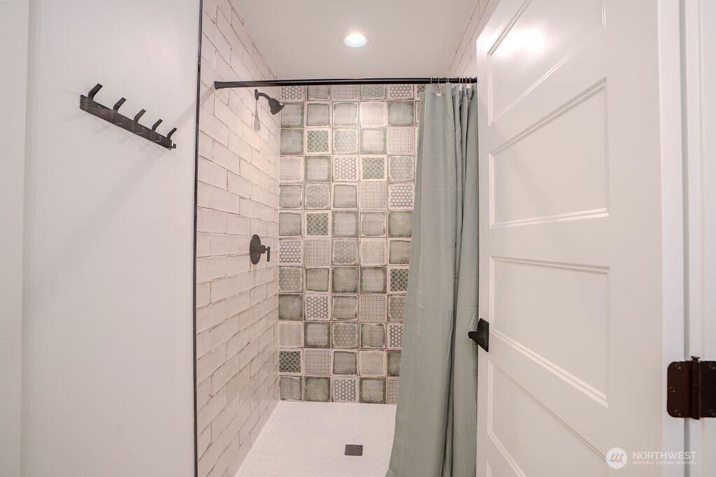 41 Kokanee Lane B Property Photo 15