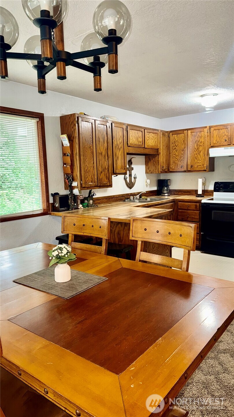 968 Camoko Court Property Photo 12