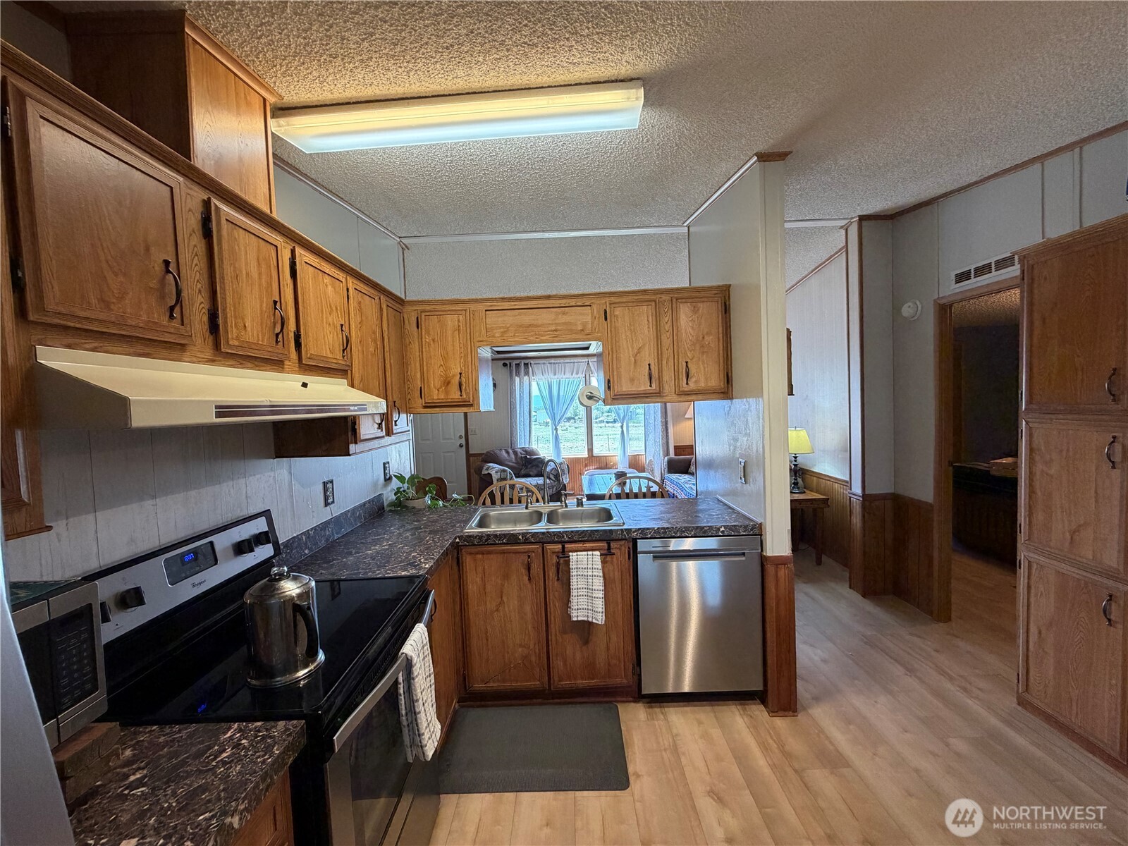 731 Thomas Road Property Photo 6