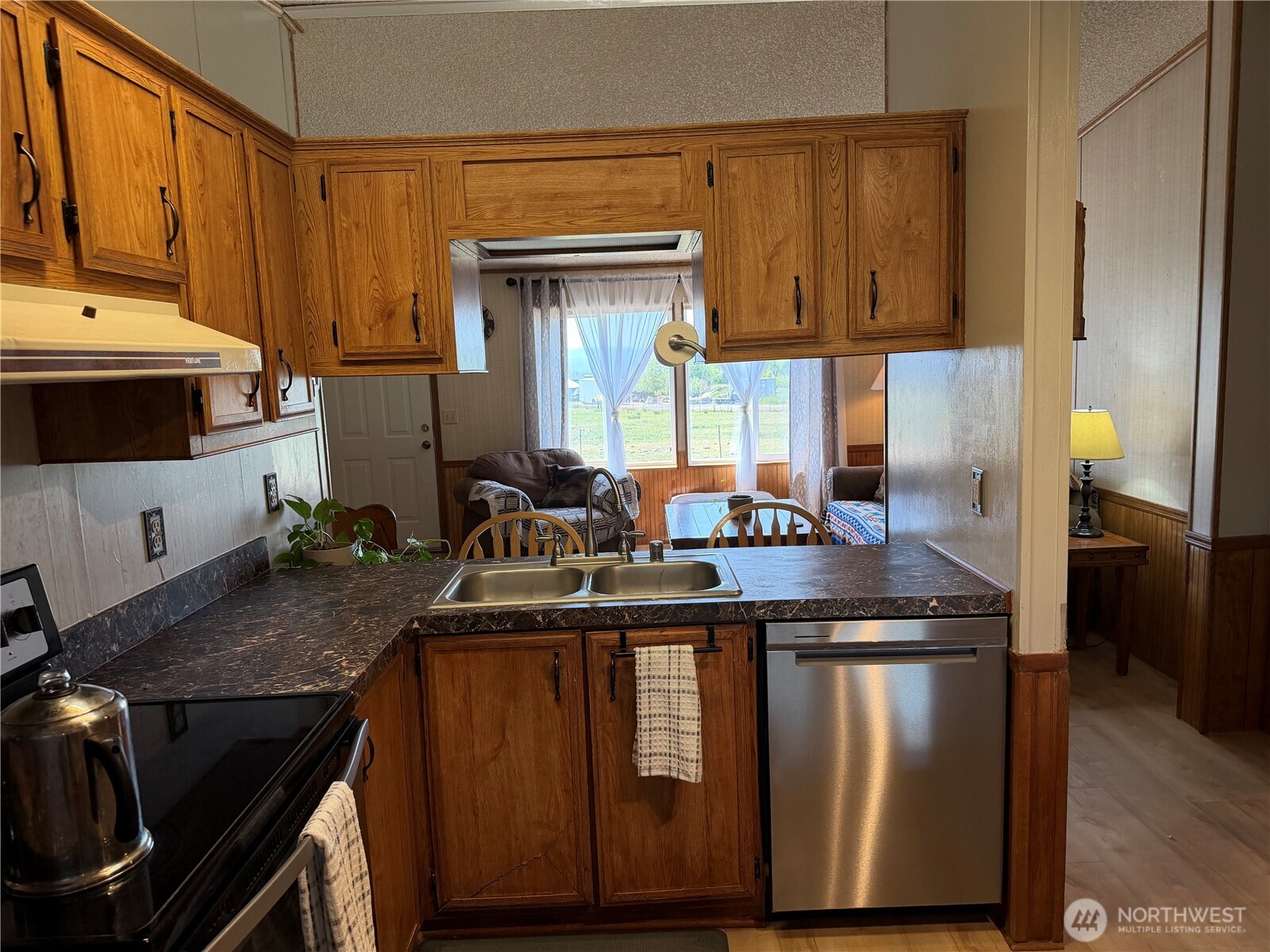 731 Thomas Road Property Photo 7