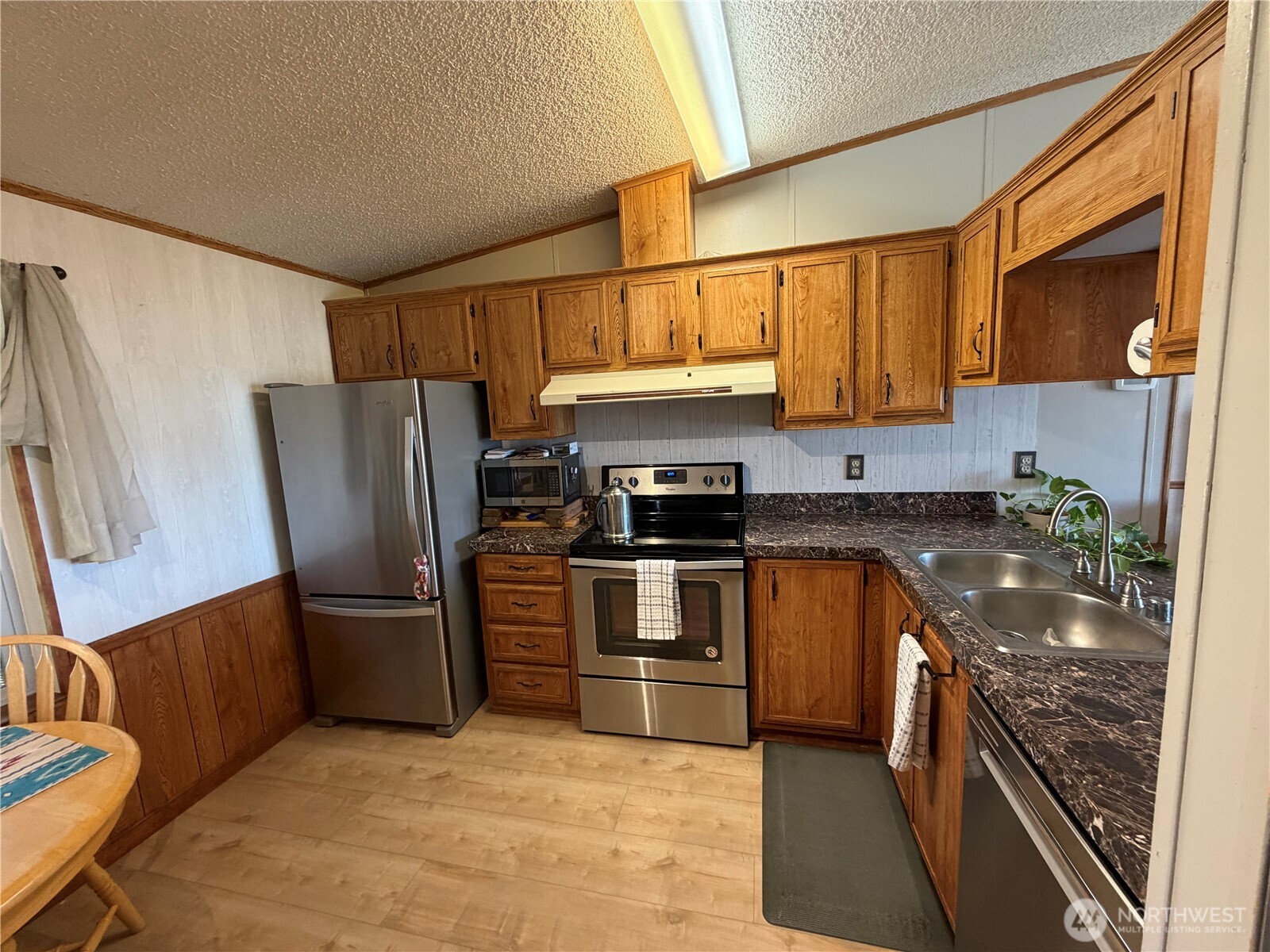 731 Thomas Road Property Photo 8