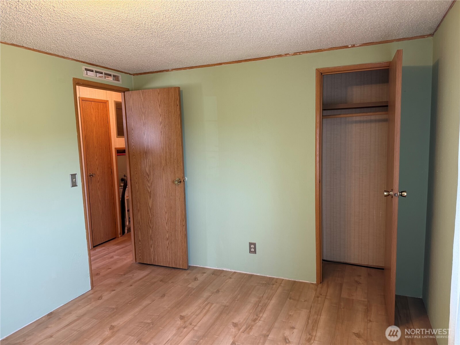 731 Thomas Road Property Photo 15