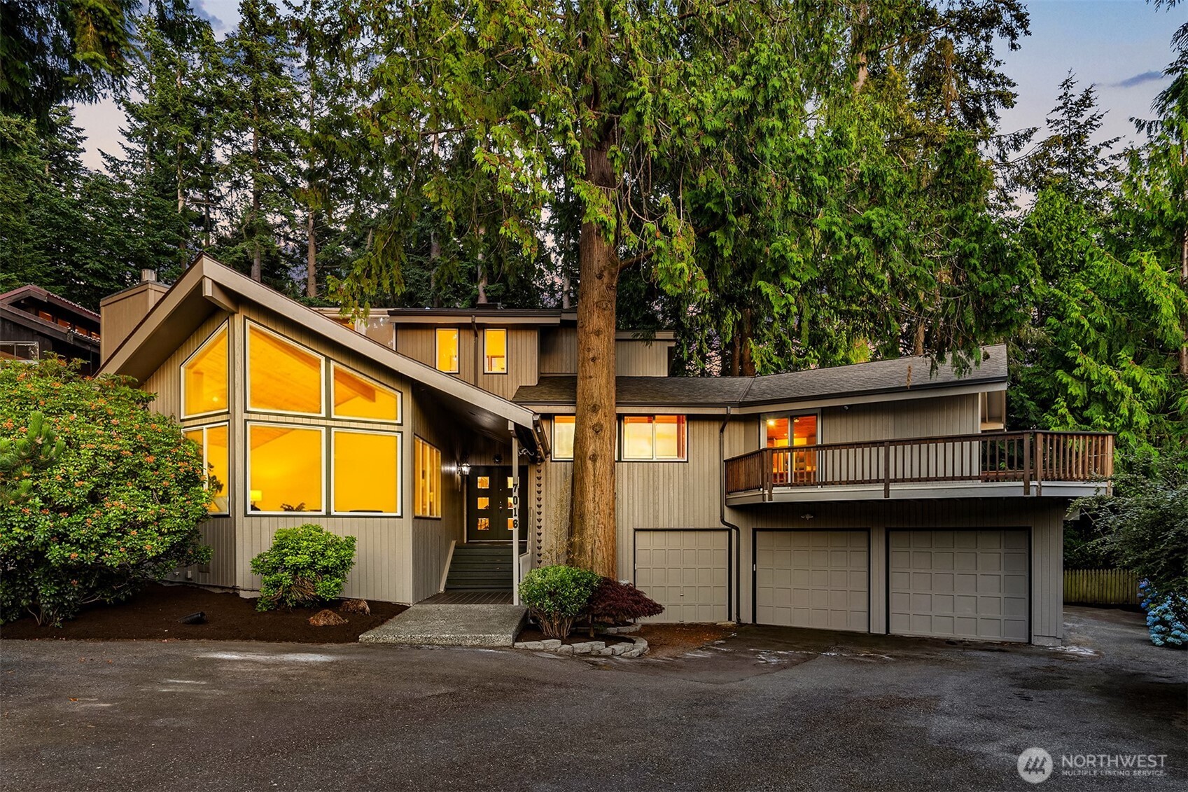 7016 165th Place Property Photo 1