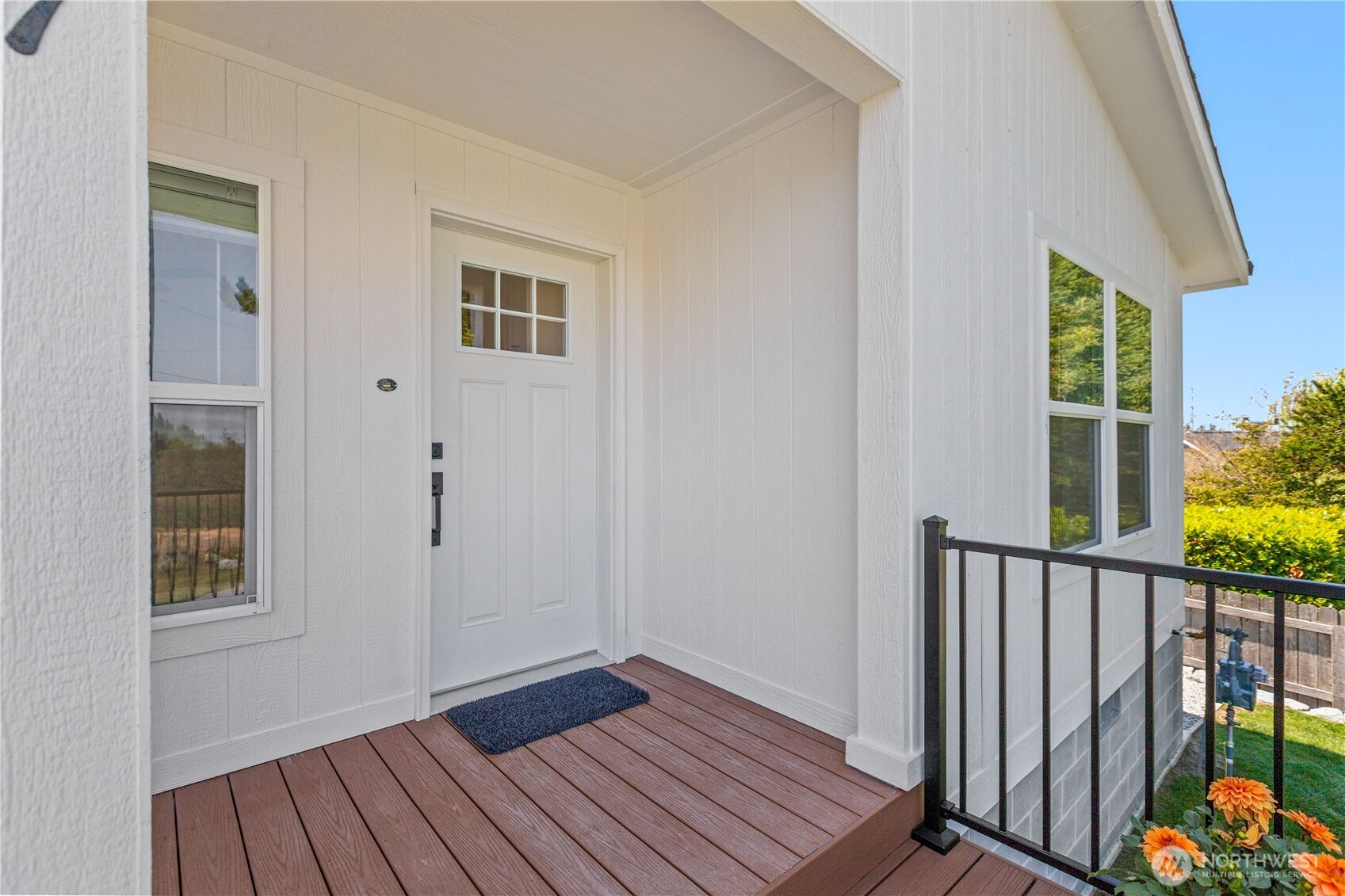 4507 Oaks Avenue Property Photo 2