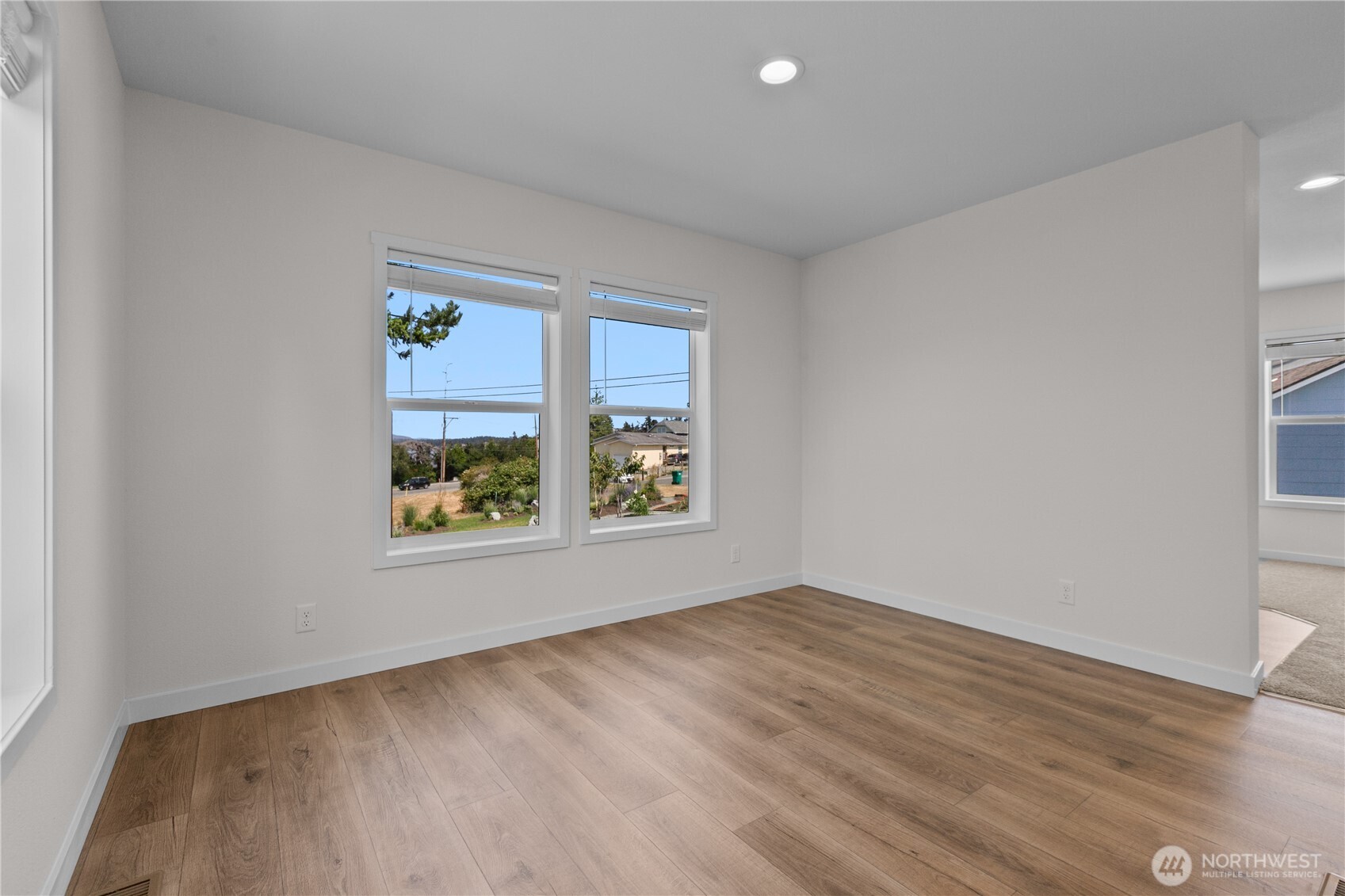 4507 Oaks Avenue Property Photo 9