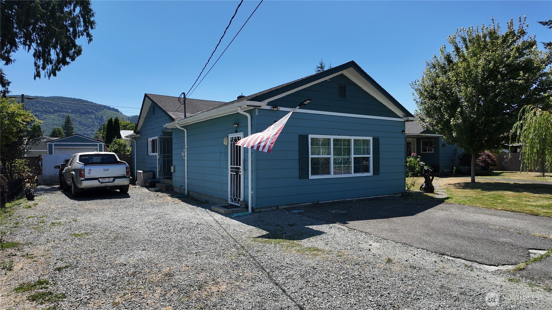 903 Jameson Street Property Photo 4
