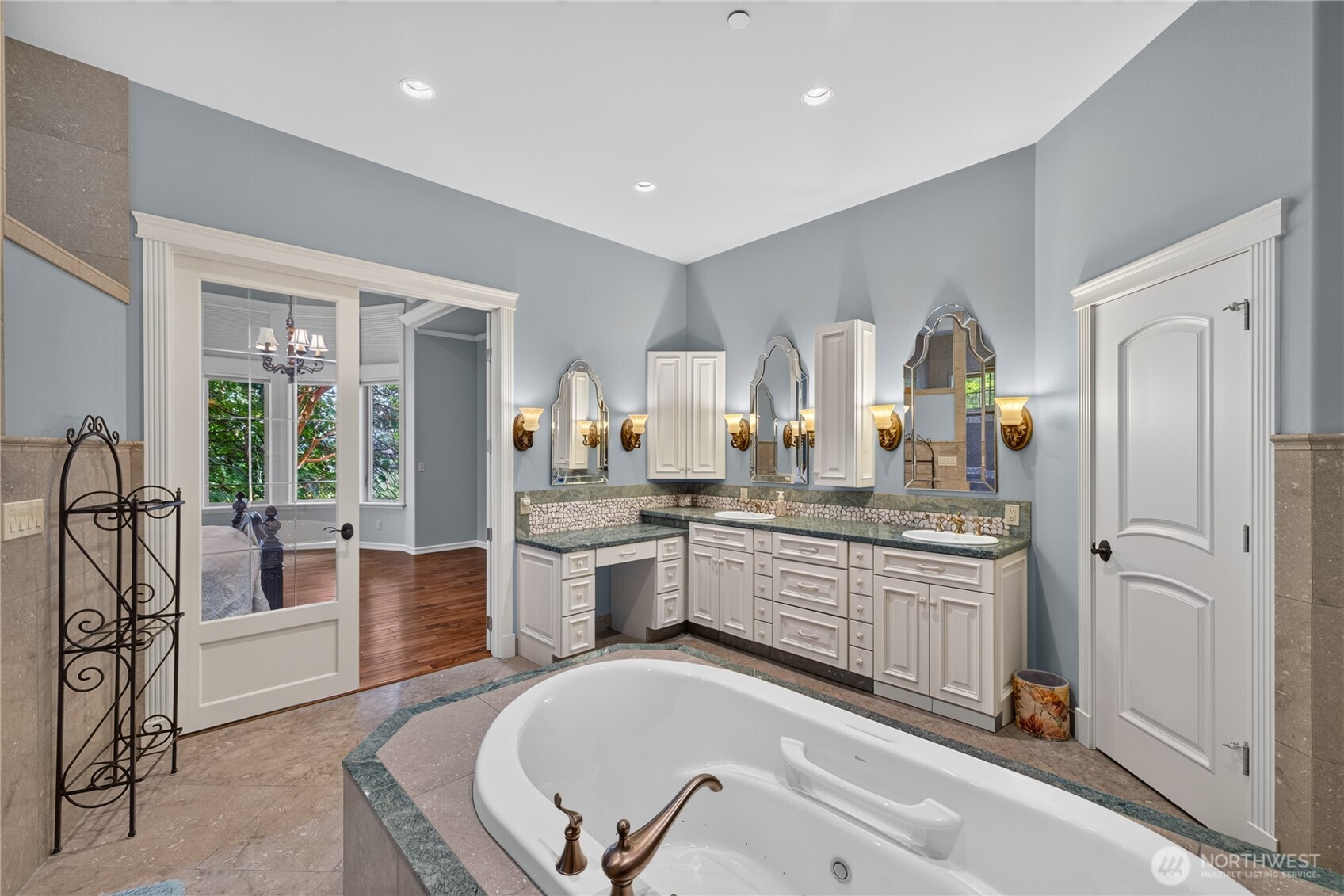 11946 New Morning Drive Property Photo 18