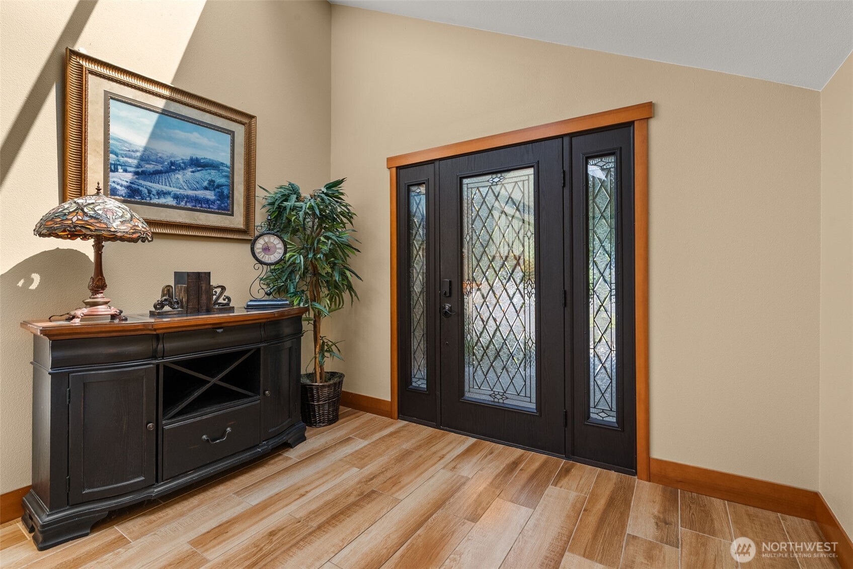 2616 Country Club Court Property Photo 4
