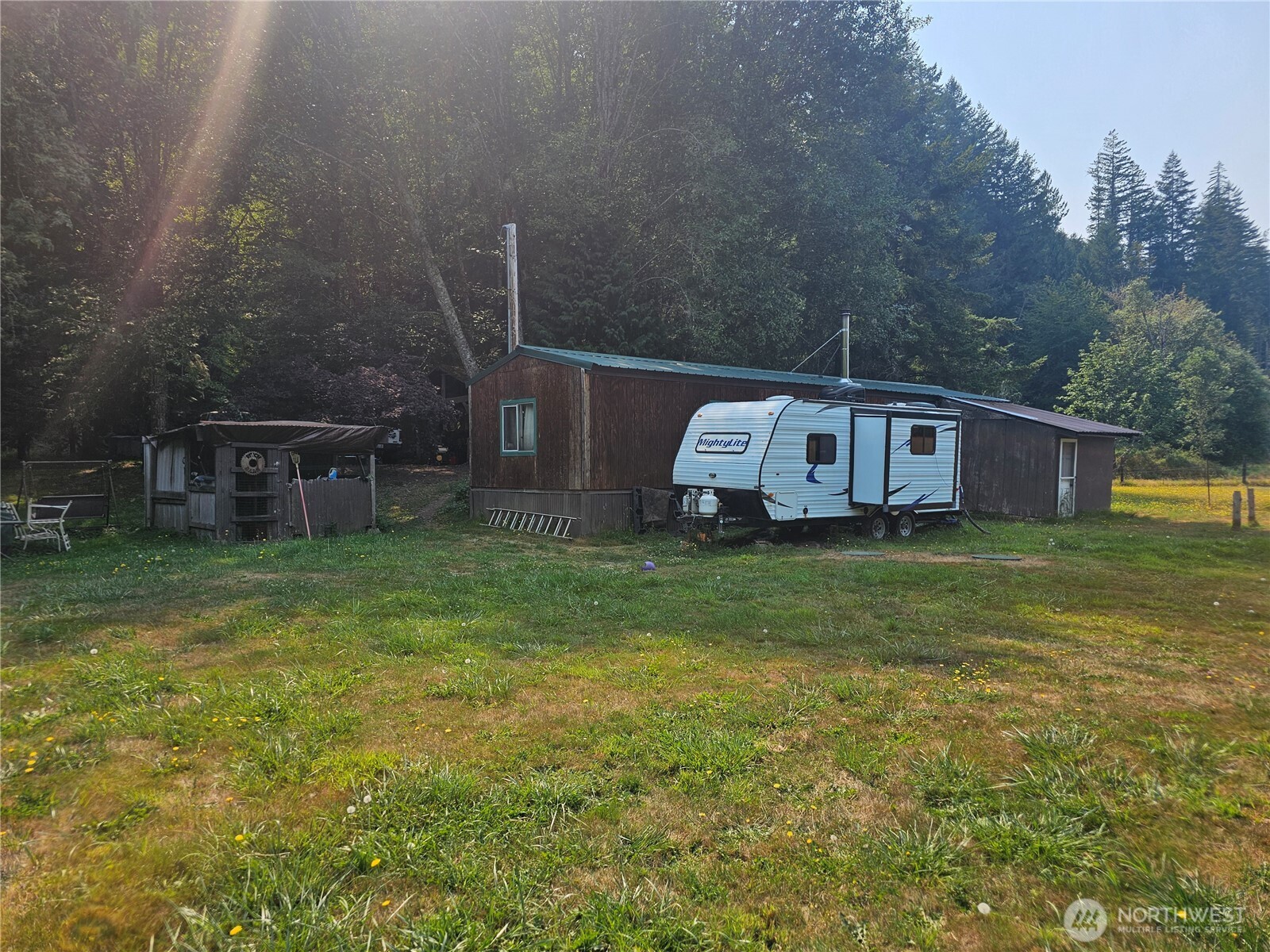 1077 Cline Road Property Photo 4