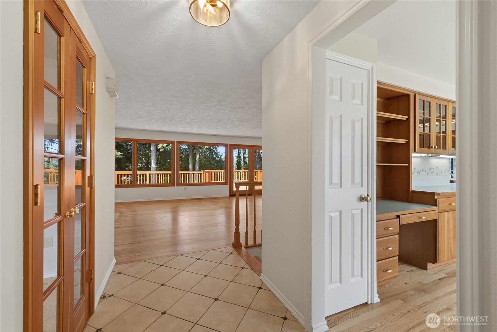 31423 42nd Place Property Photo 2