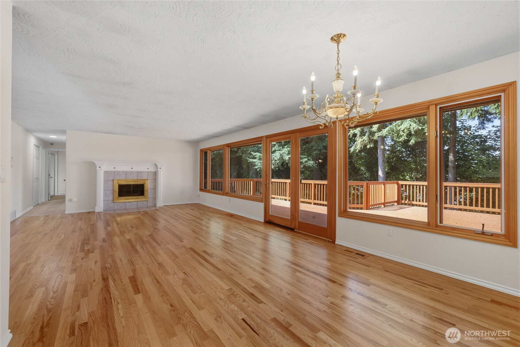31423 42nd Place Property Photo 6