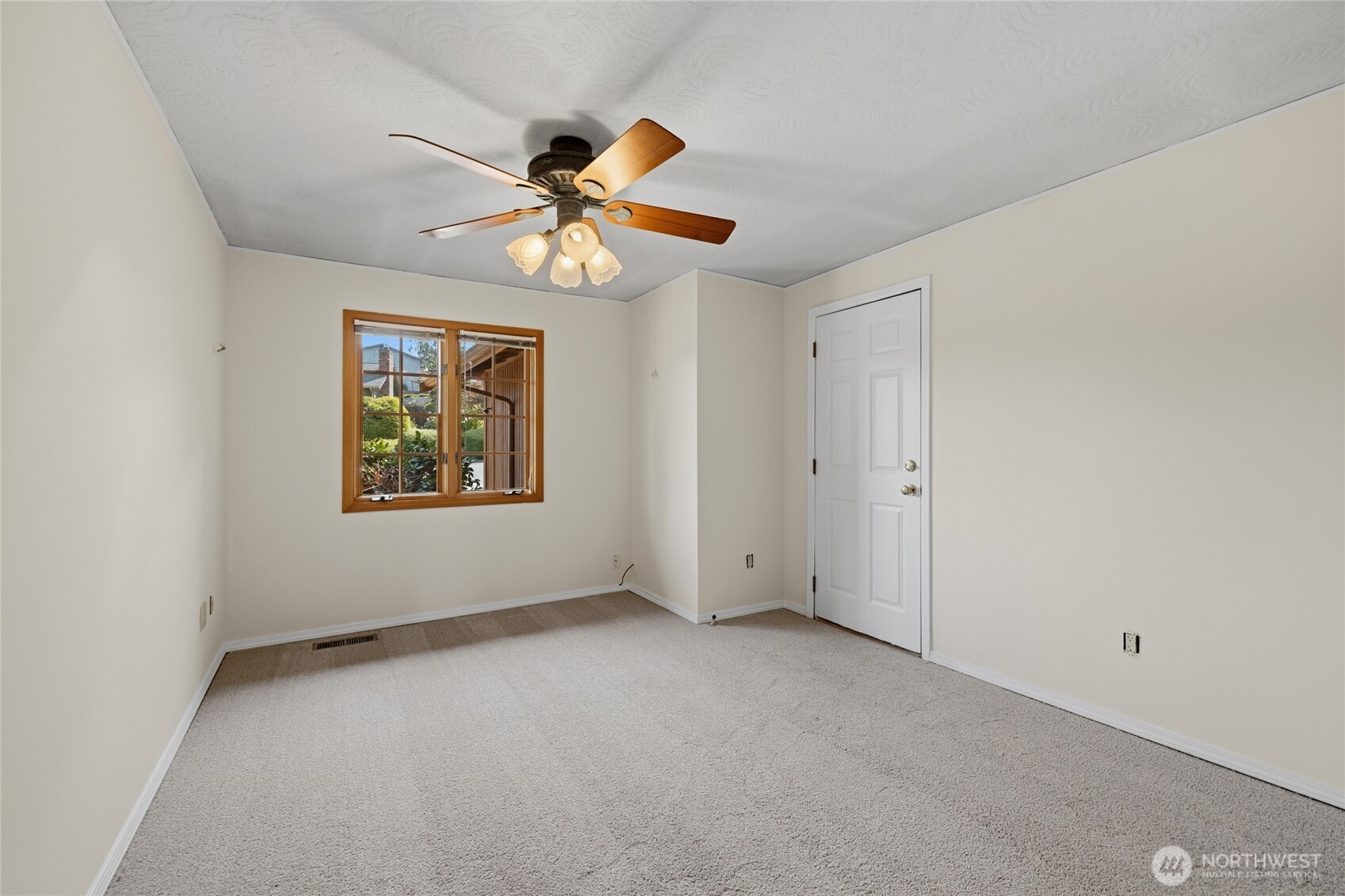 31423 42nd Place Property Photo 15