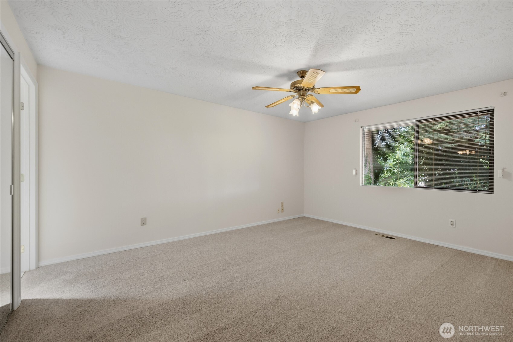 31423 42nd Place Property Photo 16