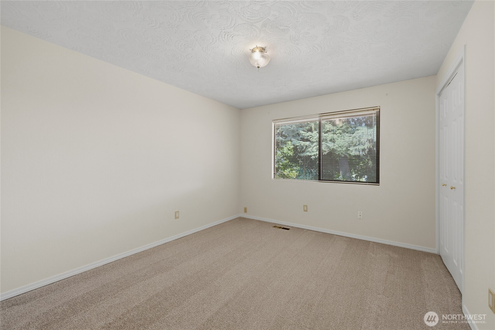 31423 42nd Place Property Photo 18