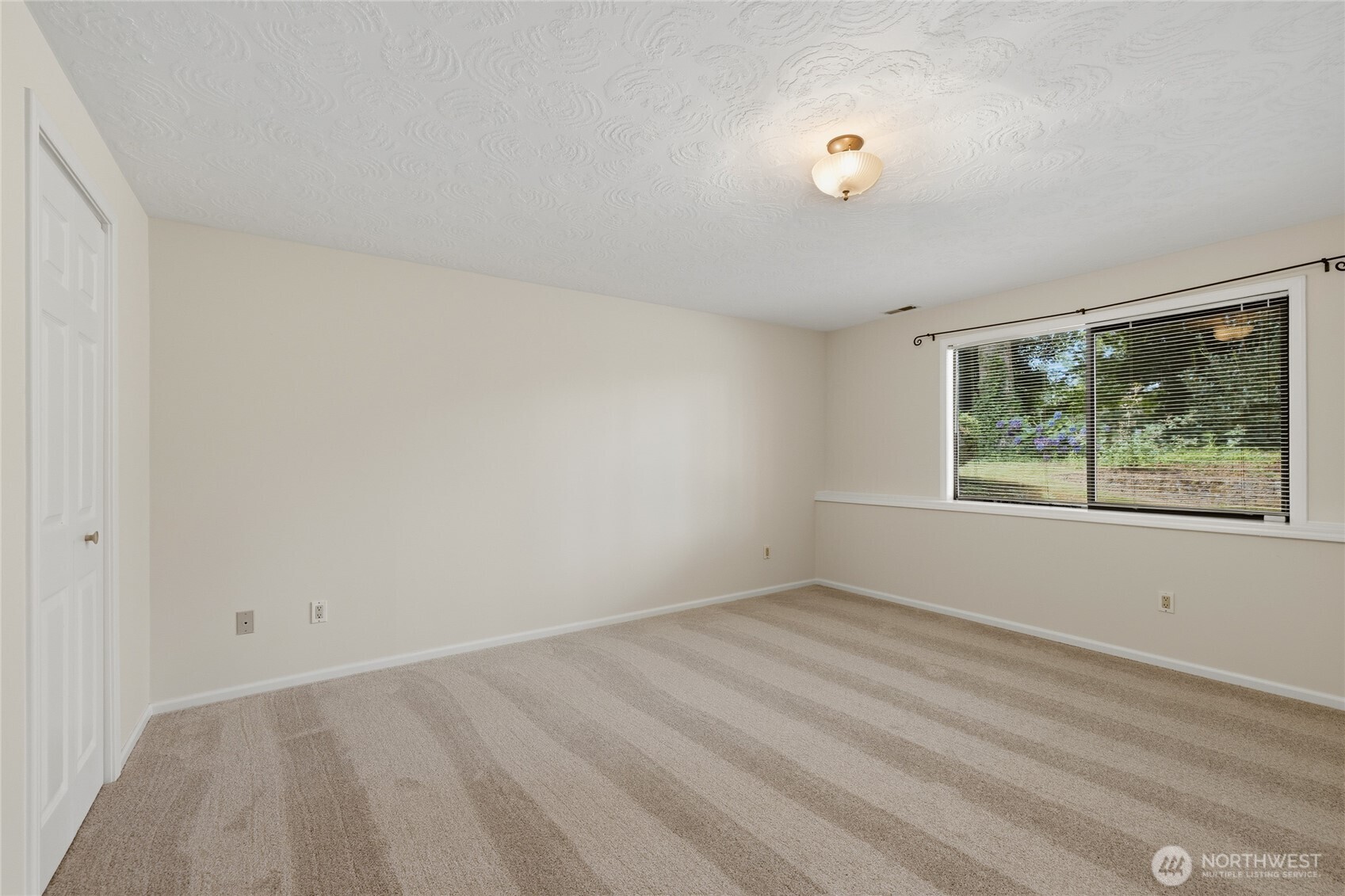 31423 42nd Place Property Photo 24