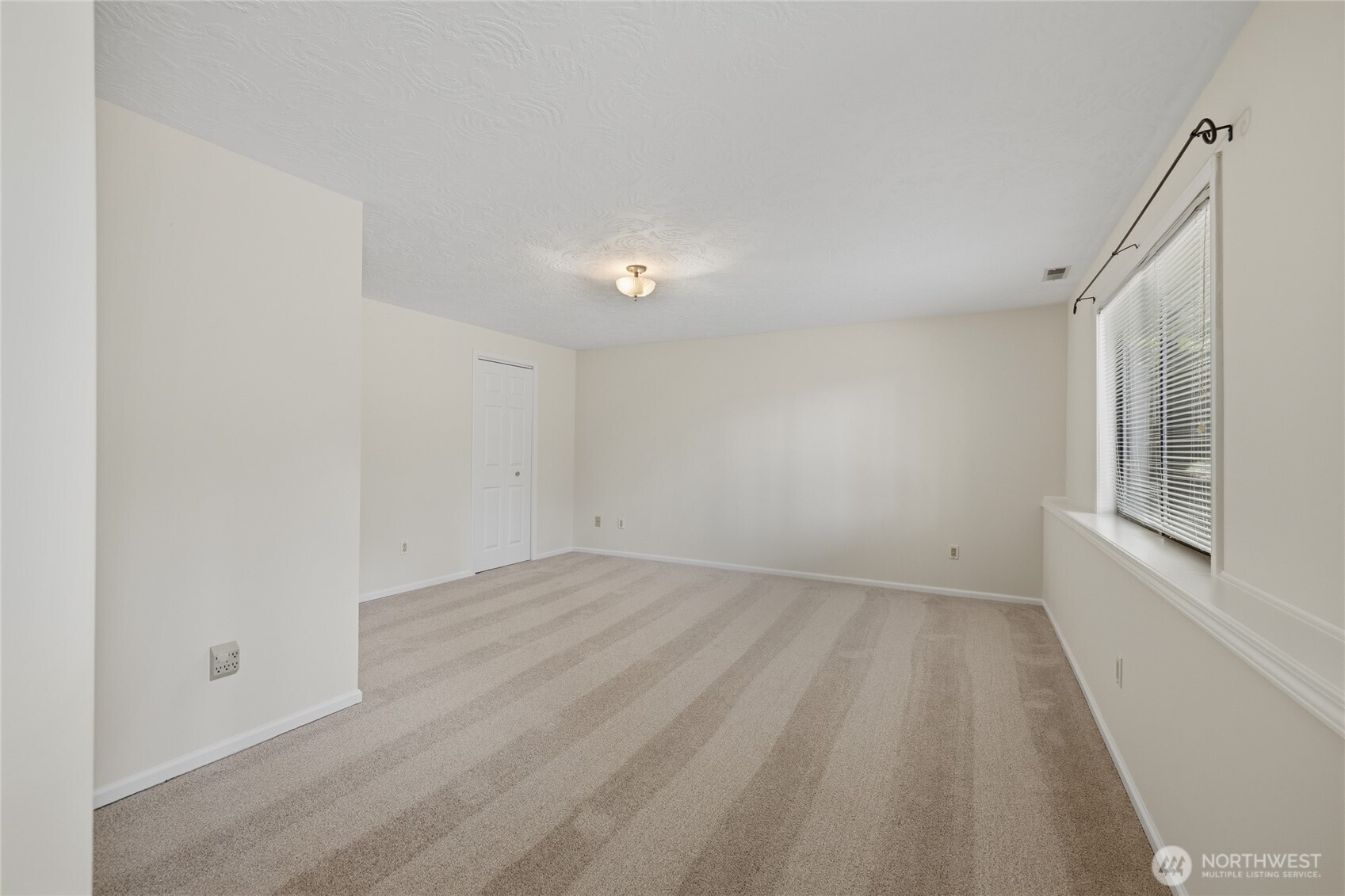 31423 42nd Place Property Photo 27
