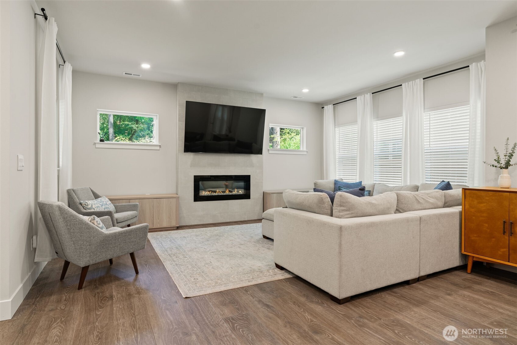 18804 14th Place Property Photo 5