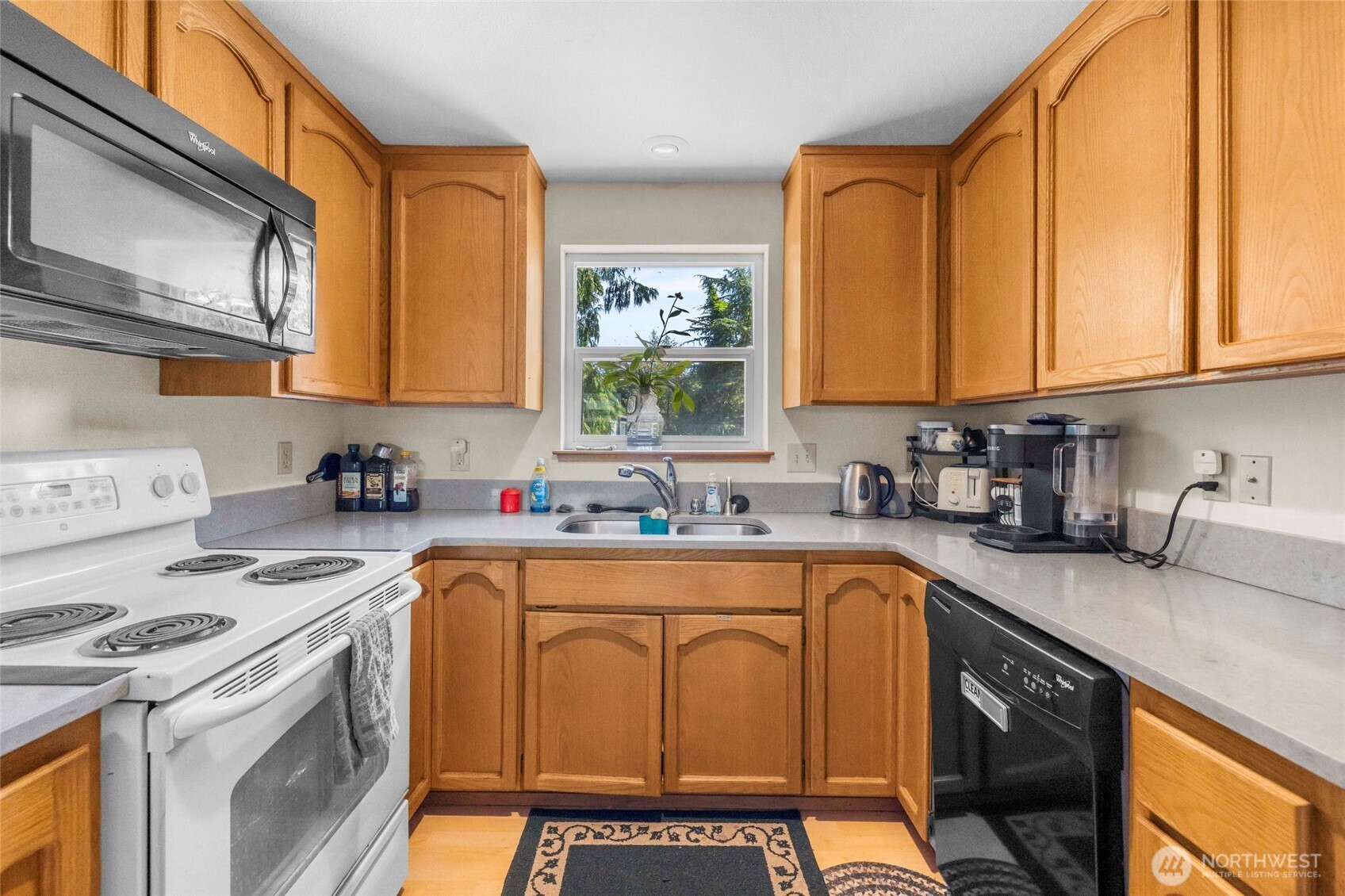 319 Shelter Bay Drive Property Photo 4