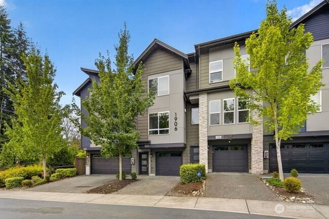 1906 130th Lane B Property Photo 2