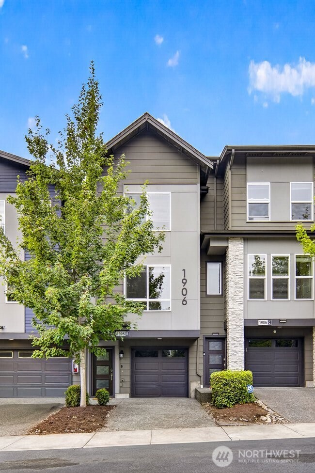 1906 130th Lane B Property Photo 3