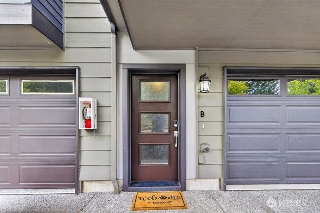 1906 130th Lane B Property Photo 4